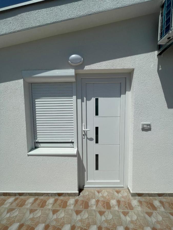 Mit-Apartments Šušanj Exterior foto